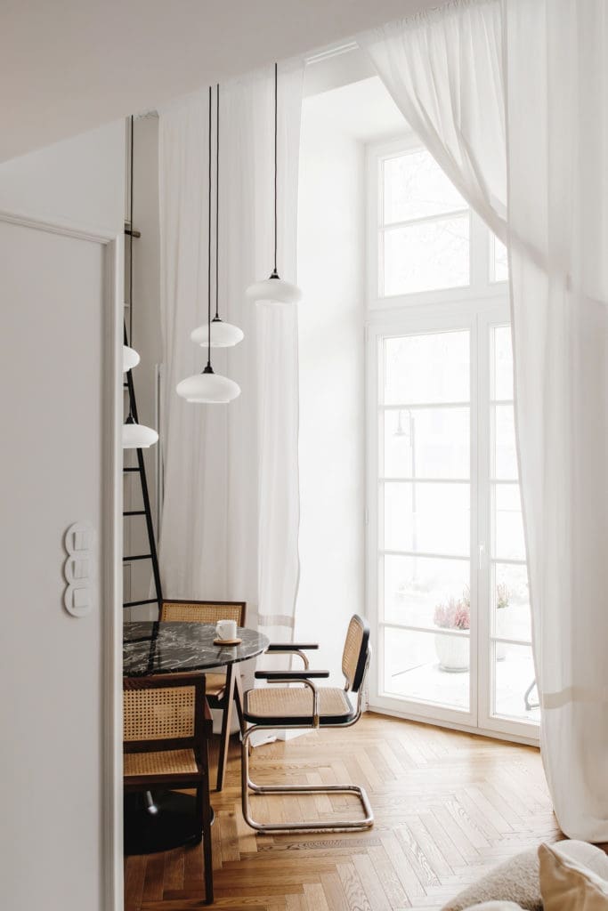 2025 design trends mid-tone woods